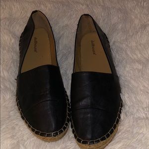 Dollhouse Casual Shors